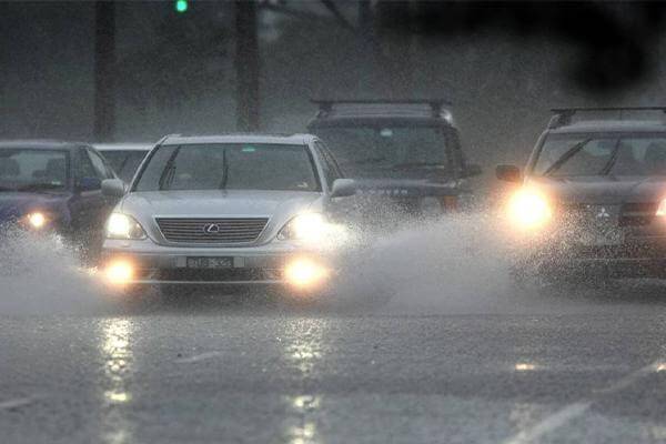 نکات مهم رانندگی در باران رعایت کنید